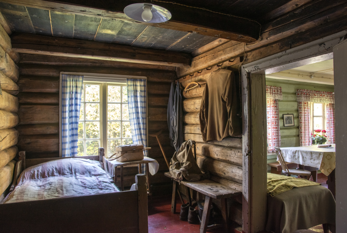The bedroom with a single bed. Photo: Camilla Damg&aring;rd/Maihaugen

