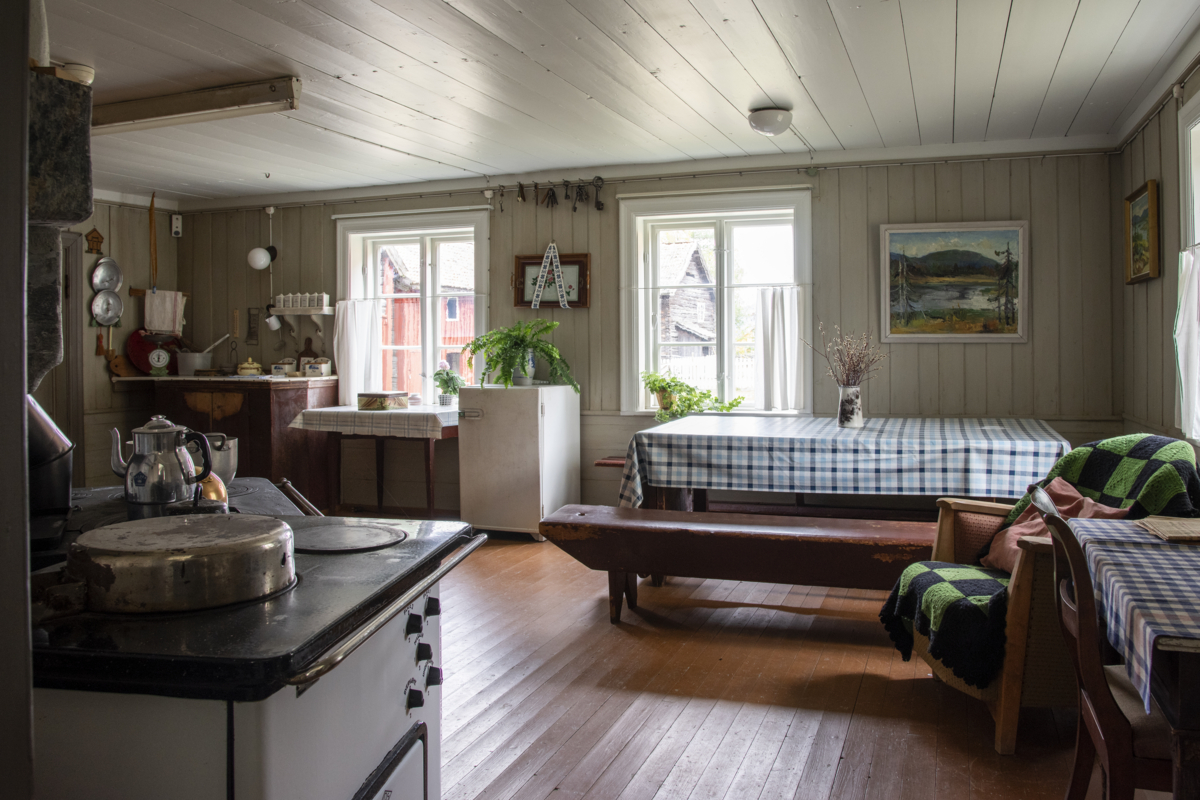 The kitchen in the southern building. Photo: Camilla Damg&aring;rd/Maihaugen

