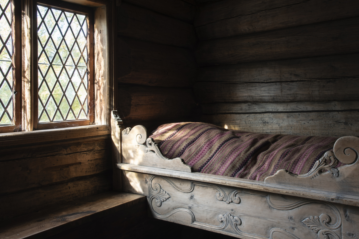 The bed in Lykrestua. Photo: Camilla Damg&aring;rd/Maihaugen

