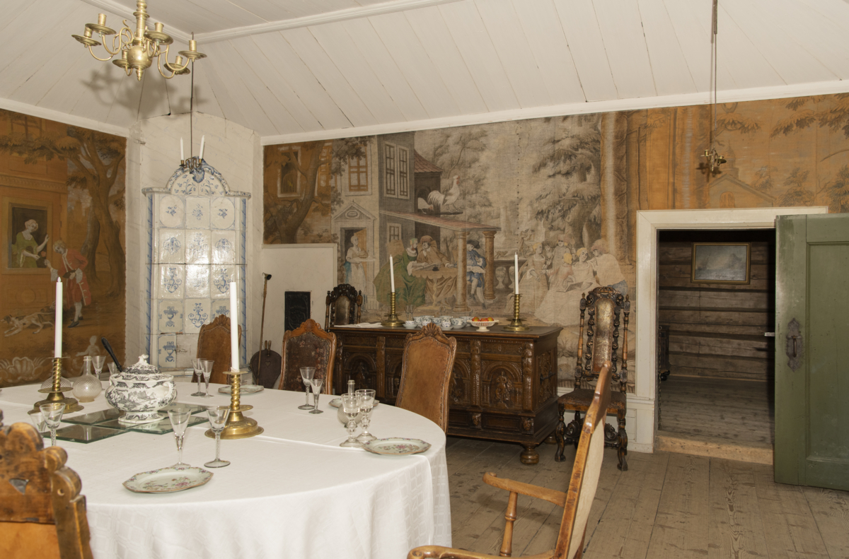 The parlor in the Parsonage. Photo: Tone Iren Eggen T&oslash;mte/Maihaugen.

