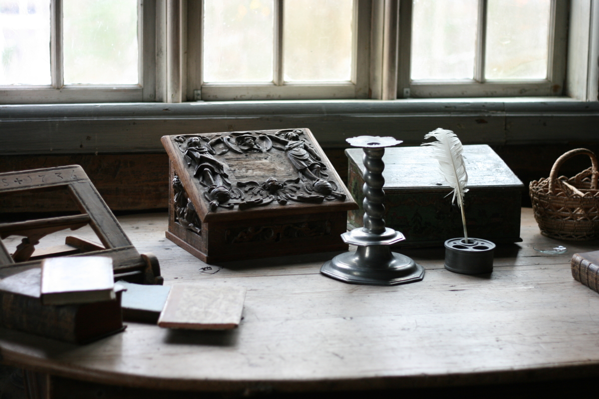Writing desk at Presteg&aring;rden. Photo: Veslem&oslash;y Furuseth / Maihaugen

