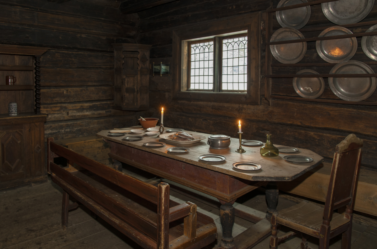 Set table in the Paronage. Photo: Tone Iren Eggen T&oslash;mte/Maihaugen


