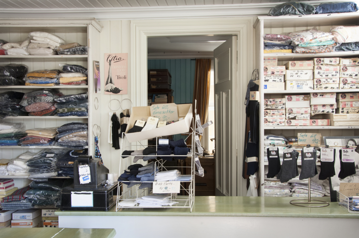 The shop offered a broad selection of manufactured goods. Photo: Camilla Damg&aring;rd/Maihaugen.

