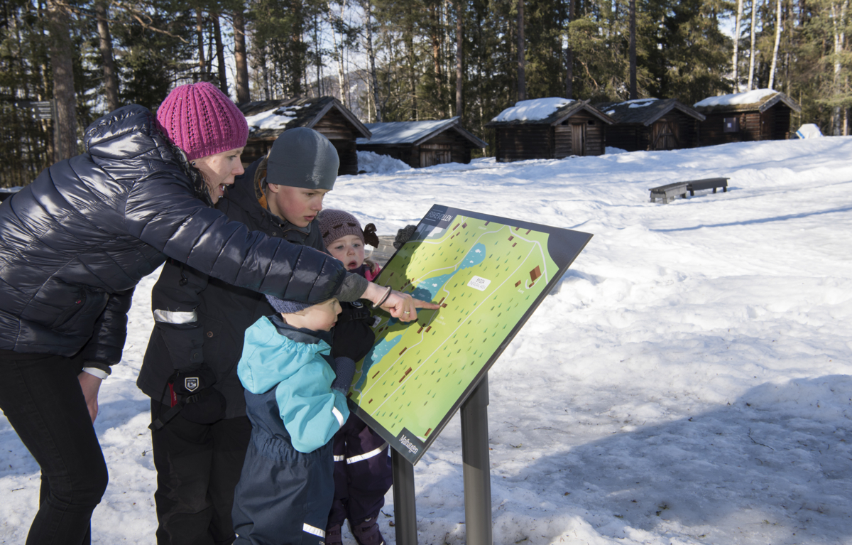Maihaugens store og flotte uteomr&aring;de er artig &aring; utforske. Foto: Camilla Damg&aring;rd / Maihaugen

