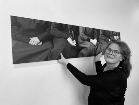 Kunstner viser frem verk